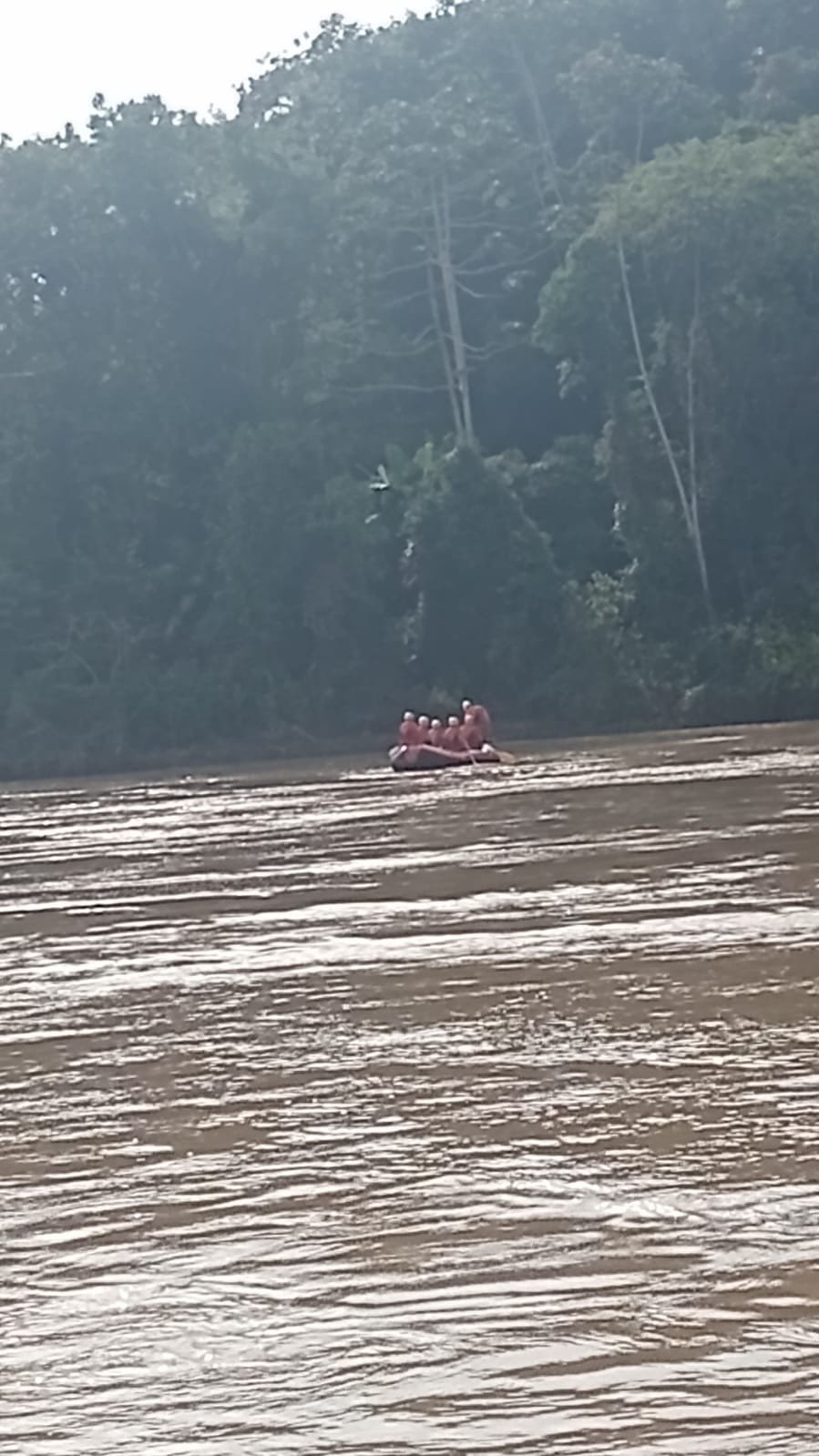 Pai e filho desaparecem após canoa virar no rio Itajaí-Açu em Indaial