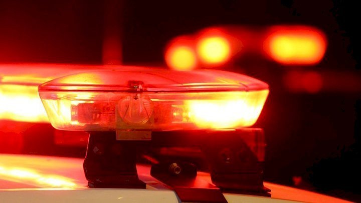 Homem é preso após realizar manobras perigosas, cair de moto, levantar e seguir pilotando alcoolizado por Pomerode