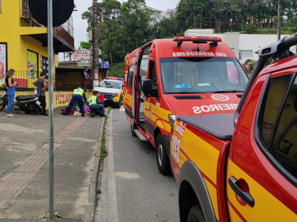 Atropelamento deixa adolescente ferida em Gaspar