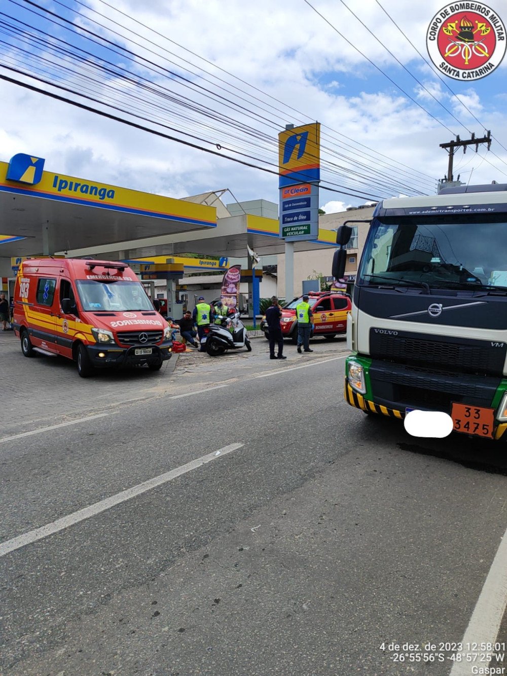 Motociclista fica ferido em acidente de trânsito com caminhão em Gaspar