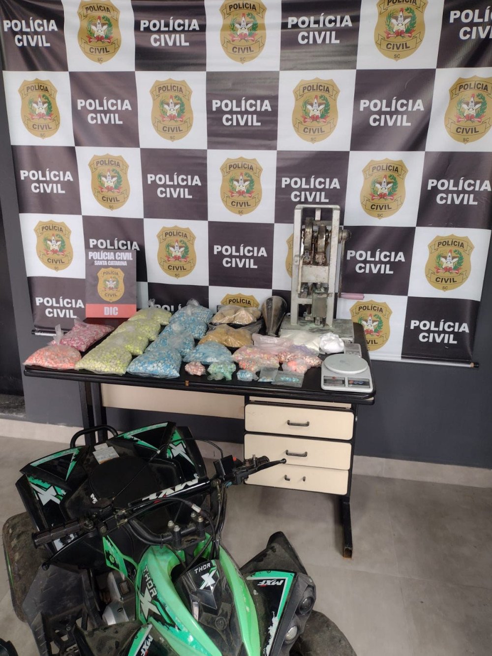 Vídeo: Empresário é preso após Polícia Civil descobrir laboratório de Ecstasy na empresa