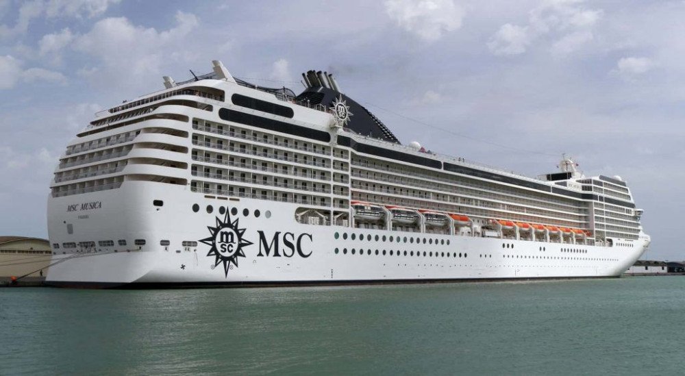 Navio cruzeiro chega a Balneário Camboriú nesta quinta-feira