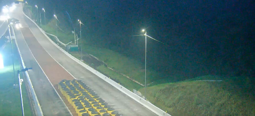 Vídeo: Caminhão perde freios e entra em área de escape da BR-376 entre PR e SC
