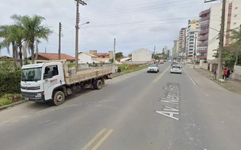 Trânsito de veículos pesados em Balneário Piçarras será restrito no começo do verão