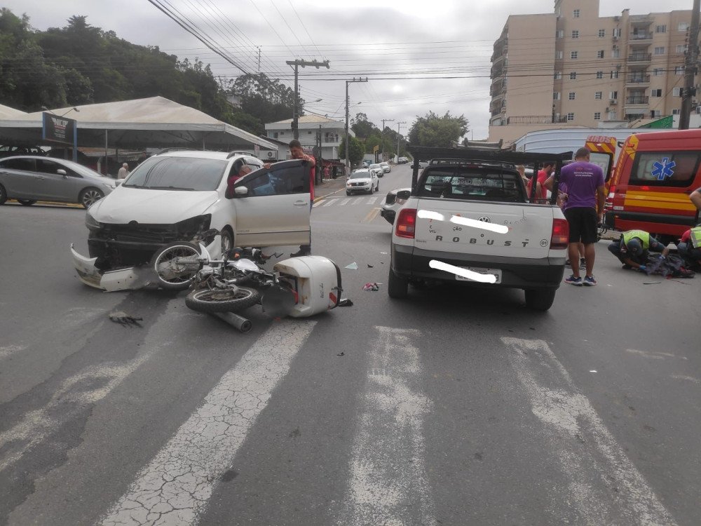 Motociclista fica gravemente ferido em batida com carro em Ituporanga