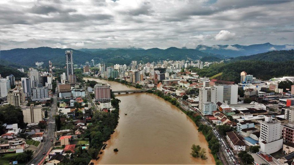 Santa Catarina tem municípios entre os 30 com maiores PIB do país; Blumenau está em 4º no ranking