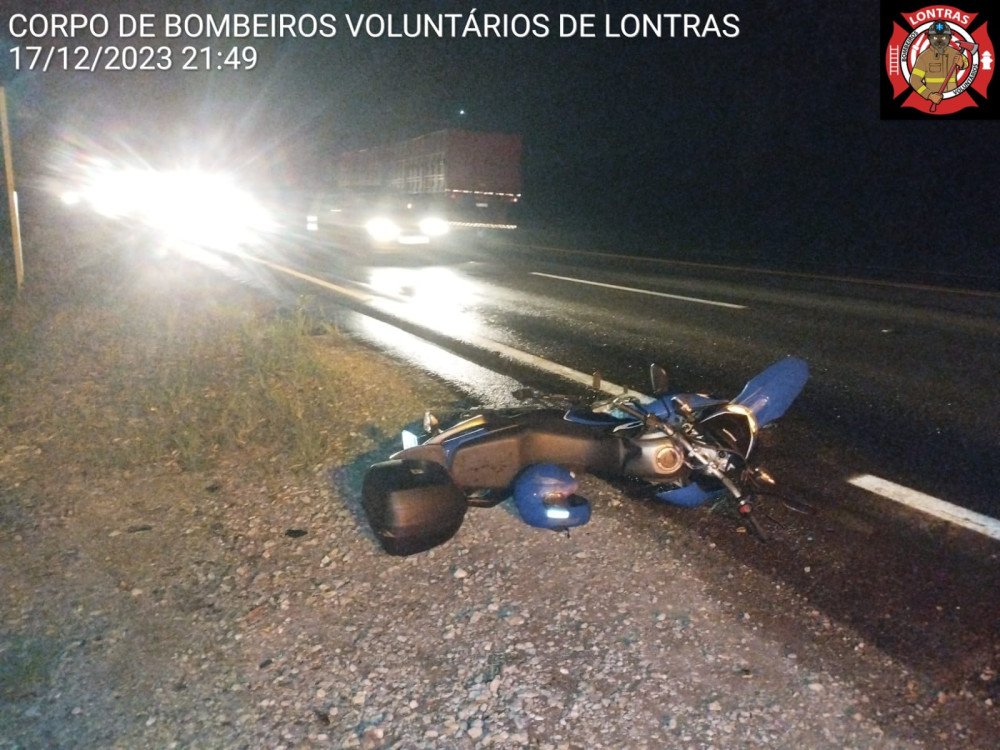 Acidente entre moto e carreta deixa uma pessoa ferida em Lontras