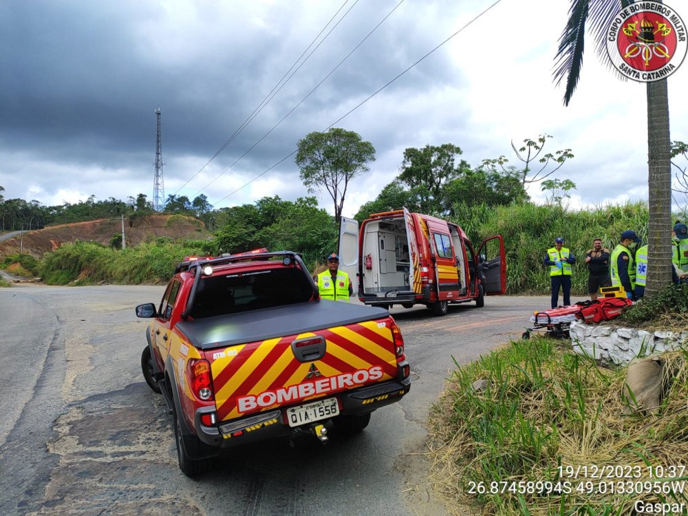 Motociclista cai e fica ferido na BR-470 em Gaspar nesta terça-feira