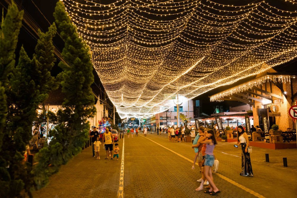 Falamansa anima a Festa de Natal de Pomerode nesta quinta-feira
