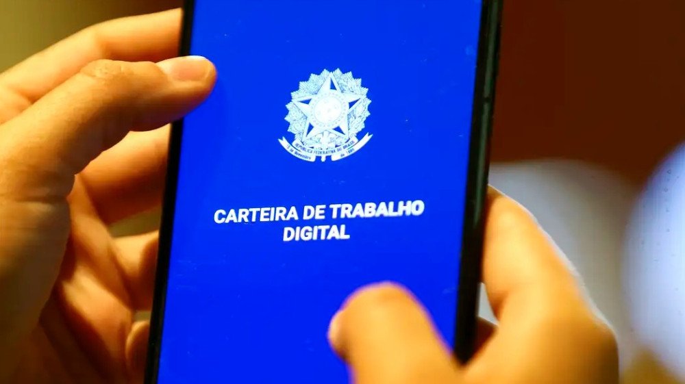 Taxa de desemprego cai para 7,5% no trimestre
