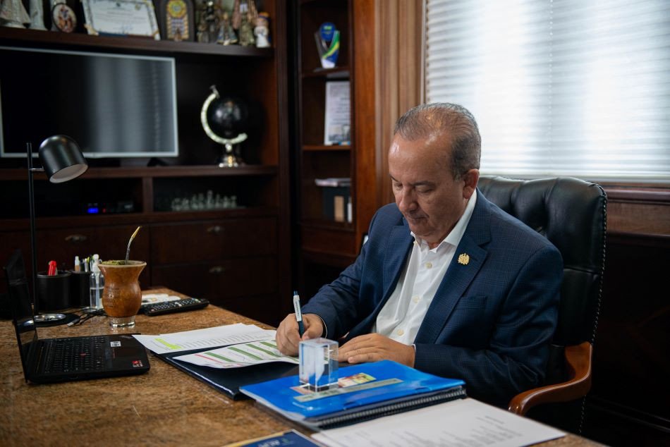 Governador de SC anuncia mudanças no secretariado