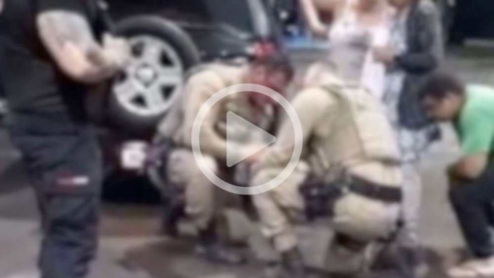 Vídeo: Policial militar salva bebê engasgado com leite materno em Blumenau