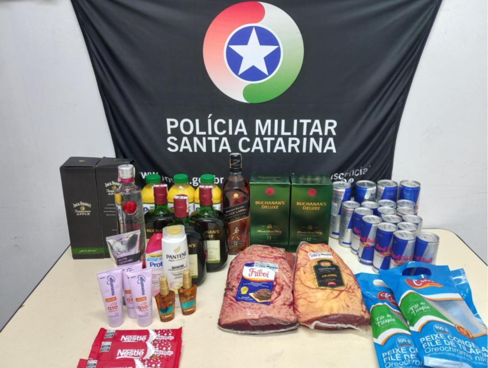 Família é flagrada tentando furtar supermercado em Blumenau