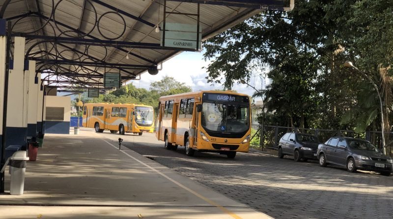 Alunos de Gaspar já podem fazer cadastro e recadastro do cartão de estudante para uso do transporte escolar
