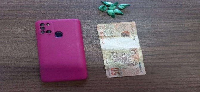 Mulher é presa em Rio do Sul por tráfico de drogas