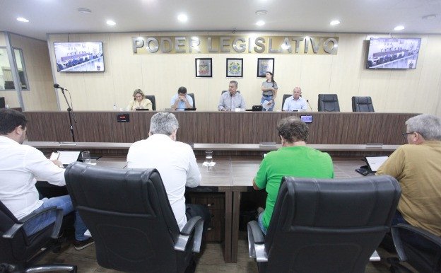 Vereadores de Blumenau, definem composição das comissões e blocos parlamentares para 2024