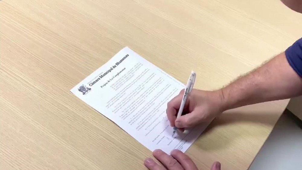 Vereadores de Blumenau apresentam projeto que pede desconto na fatura de água em caso de desabastecimento