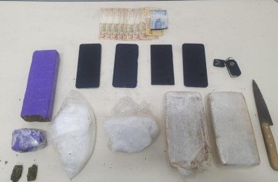 Dois homens são presos por tráfico de drogas em Blumenau