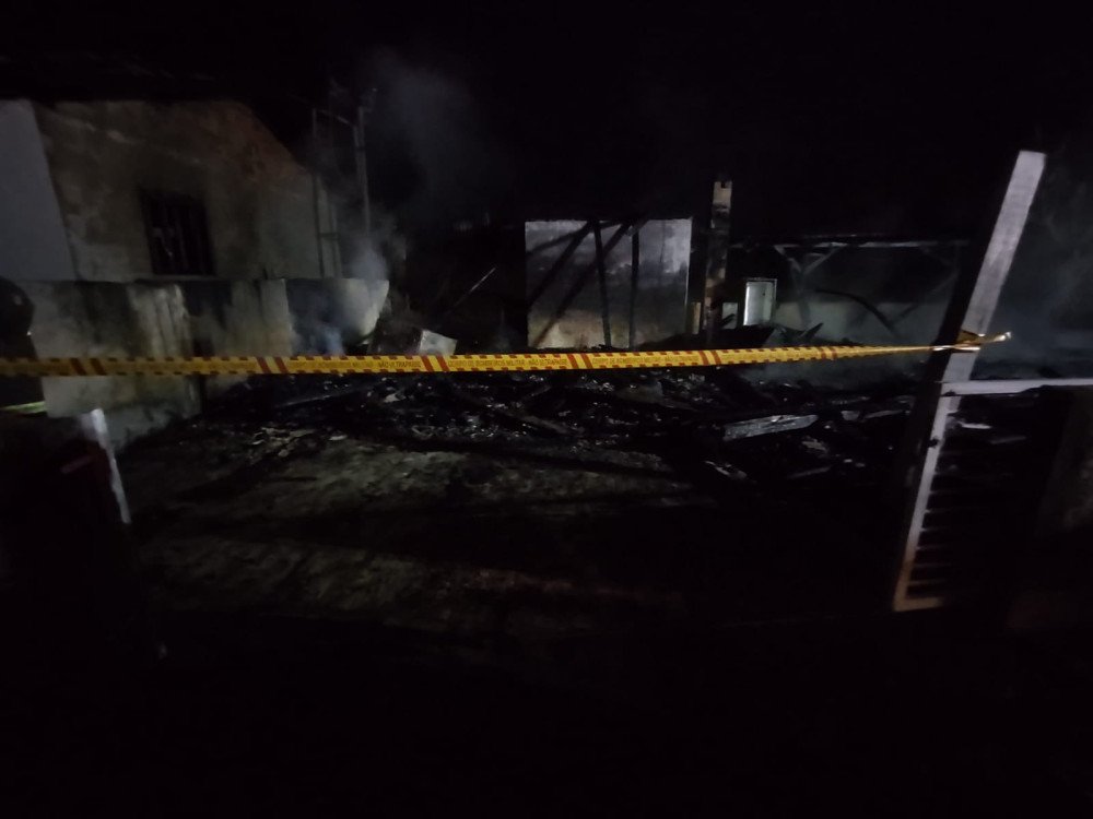 Casa é completamente destruída por incêndio em Ituporanga