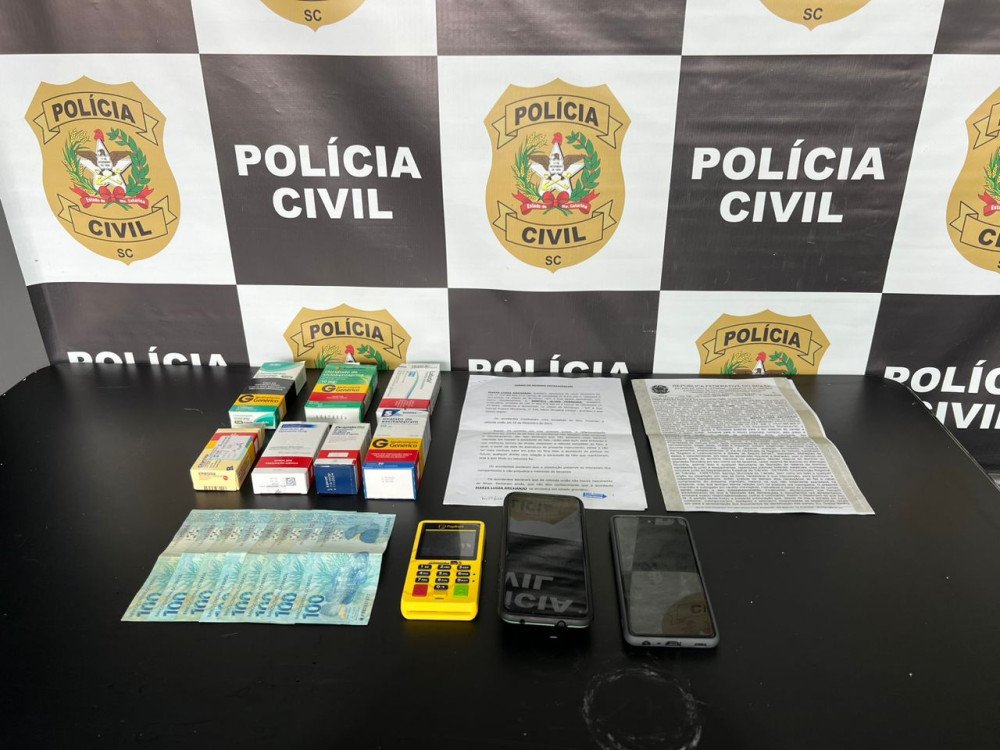 Mulher que aplicava golpe 'Boa noite, Cinderela' em idosos é presa em Blumenau