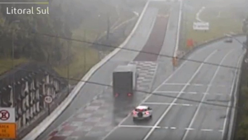 Vídeo: Dois veículos usam área de escape na BR-376, em menos de 24 horas