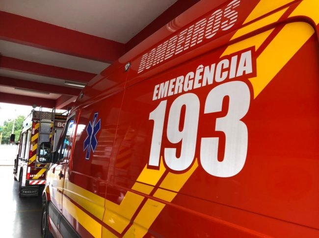 Motociclista fica ferido em batida com carro na BR-470 em Blumenau