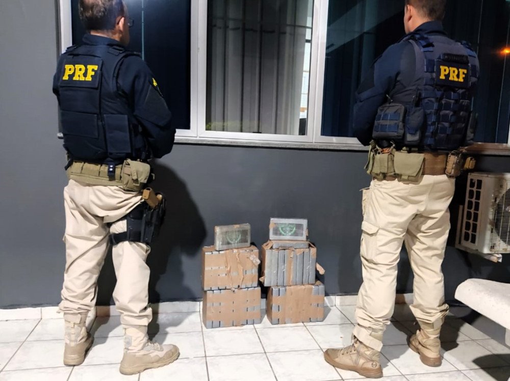 Vídeo: 42 kg de cocaína são apreendidos pela PRF em Imbituba, na BR-101