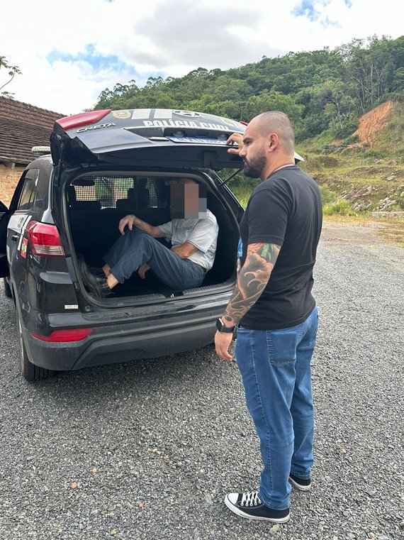 Homem condenado a 16 anos de prisão por estuprar duas crianças é preso em Rio dos Cedros