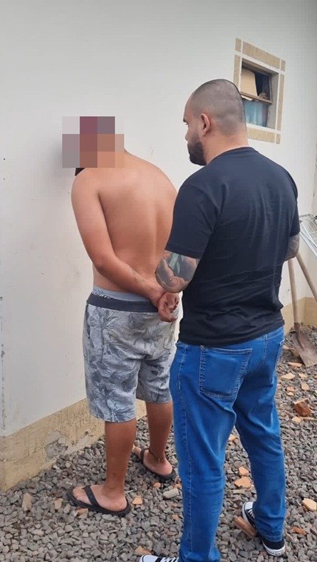 Homem é preso em flagrante por agredir companheira em Ascurra