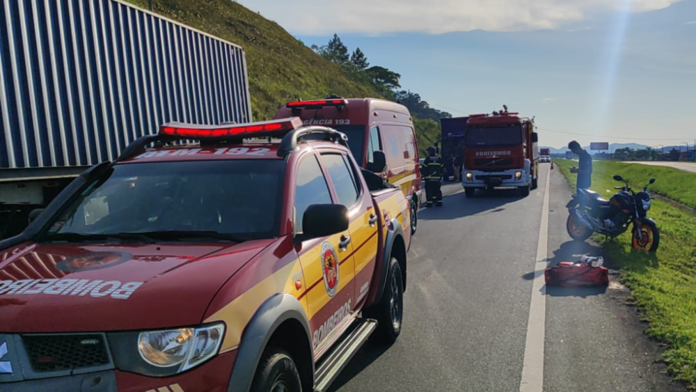 Acidente é registrado na manhã desta segunda-feira na BR-470, em Gaspar