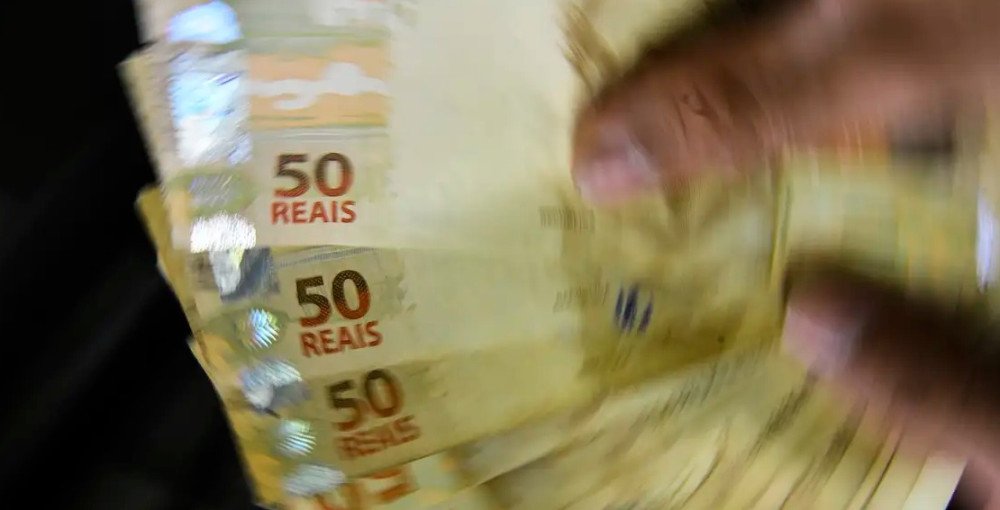 Brasileiros têm R$ 7,5 bilhões esquecidos em bancos; saiba como sacar