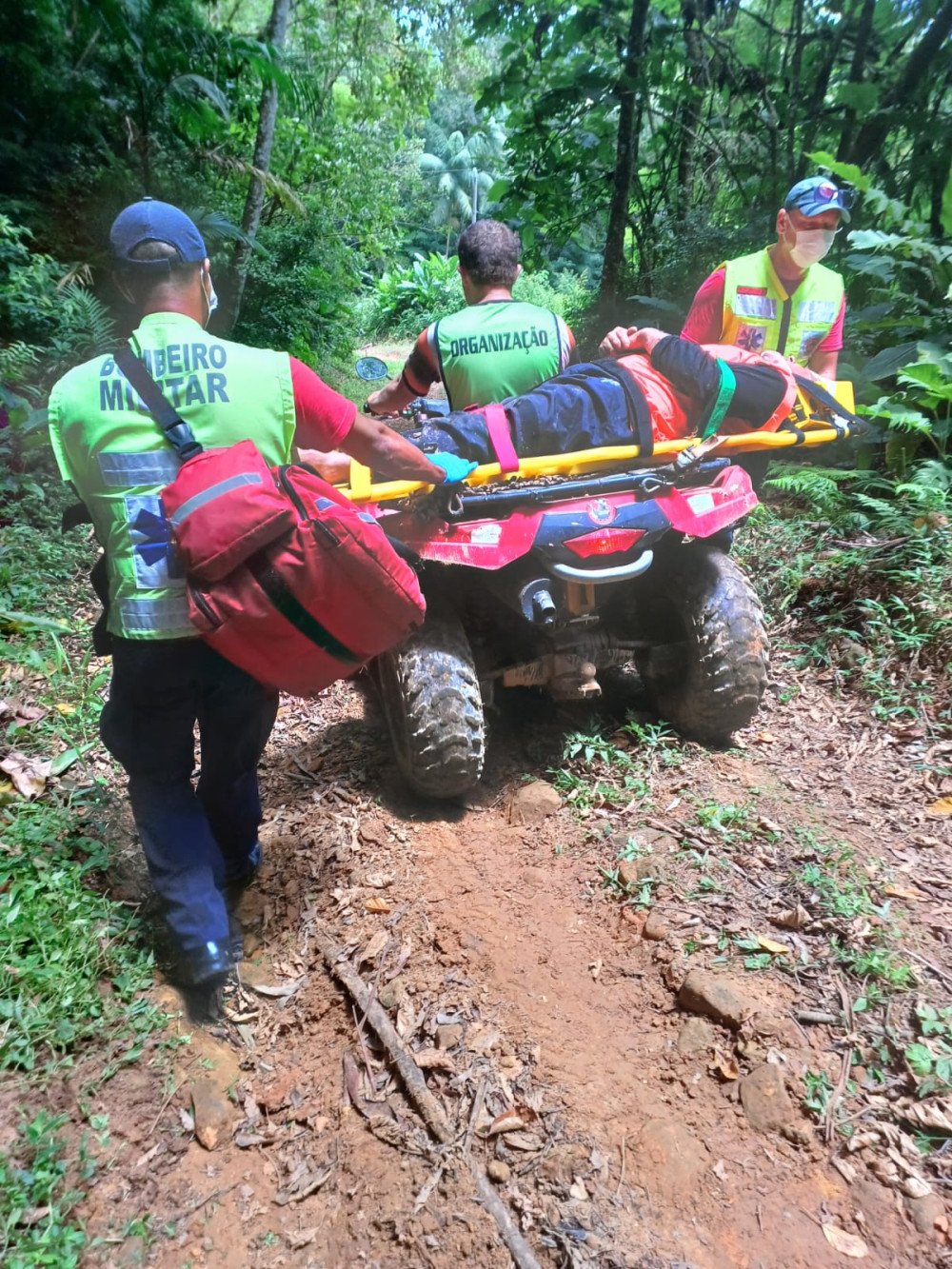 Motociclista sofre acidente durante evento de trilha em Benedito Novo