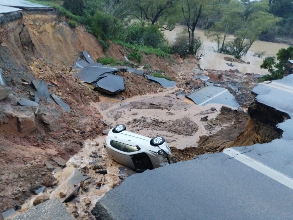 Vídeo: BR-470 em Rio do Sul deve ficar interditada por pelo menos 7 dias, diz DNIT