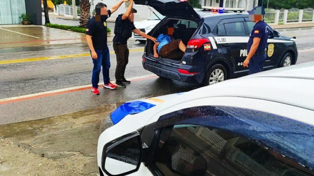 Homem é detido após dirigir embriagado, em Brusque