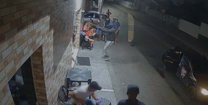 Vídeo: Três policiais militares são presos suspeitos de duplo assassinato em Navegantes