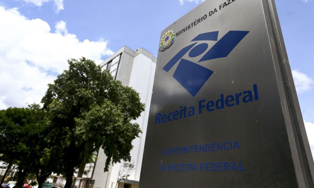 Empresas têm até dia 29 para enviar comprovantes de rendimentos