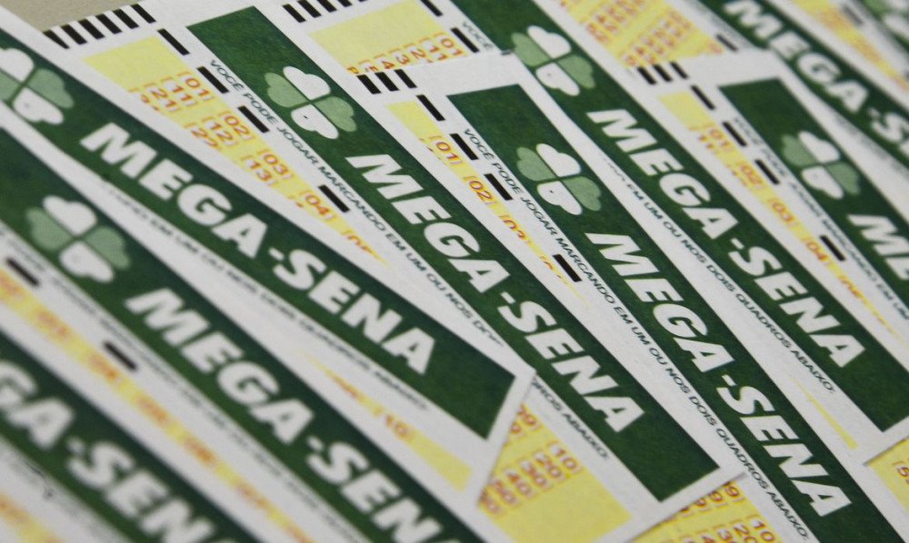 Mega-Sena acumula e prêmio vai a R$ 135 milhões; veja dezenas sorteadas