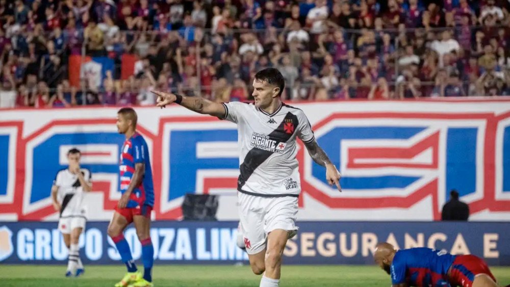 Vasco vence Marcílio Dias por 3 a 1 em partida disputada em Itajaí