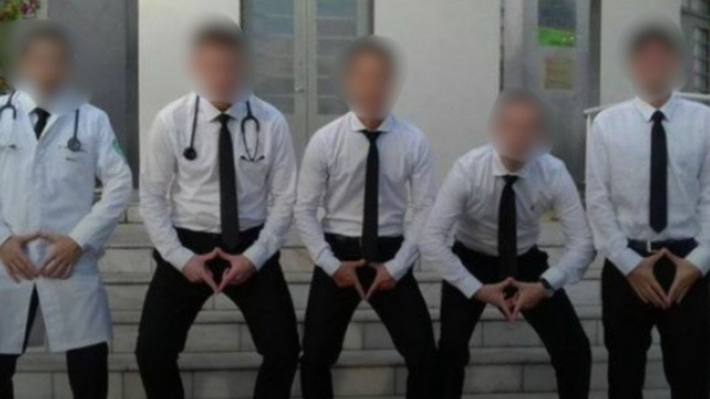 Advogada condenada por denunciar gesto misógino de futuros médicos, recorre e reverte a condenação