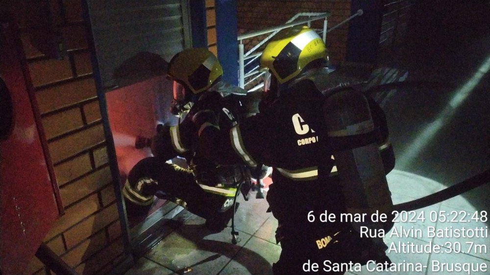 Incêndio atinge sala de escola em Brusque