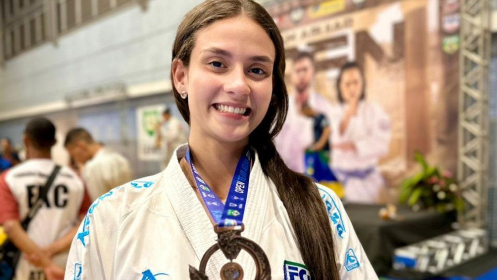 Karateca de Blumenau é medalhista no Open Nacional