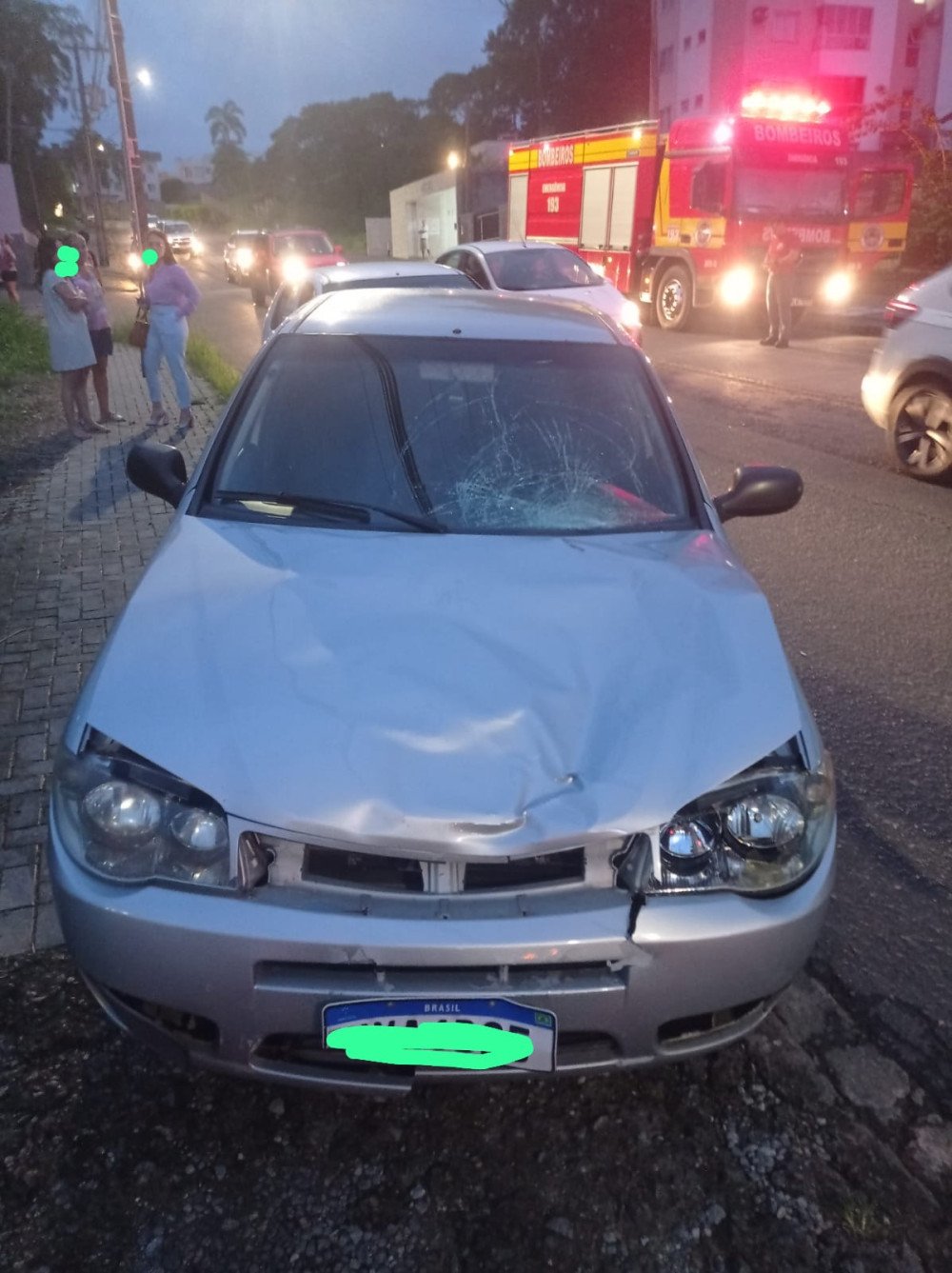 Crianças são atropeladas por carro e levadas ao hospital com traumatismo craniano em Timbó