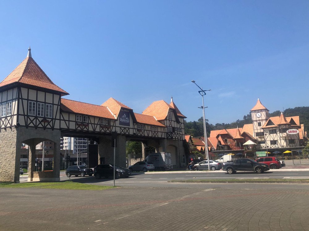 Semana começa com tempo firme em Blumenau