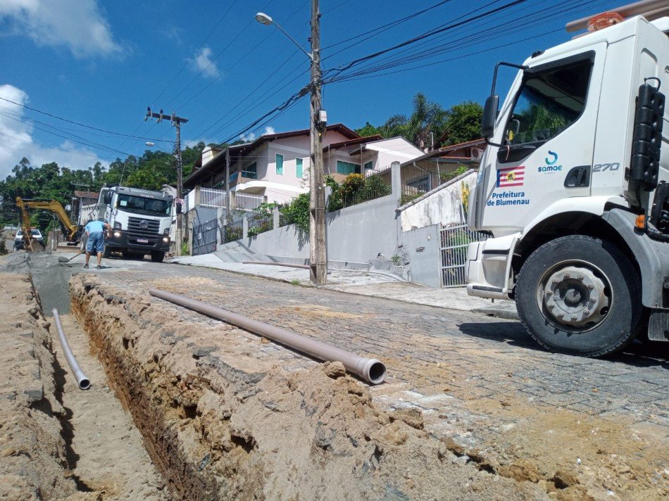Samae faz melhorias na rede de água do bairro Escola Agrícola, em Blumenau