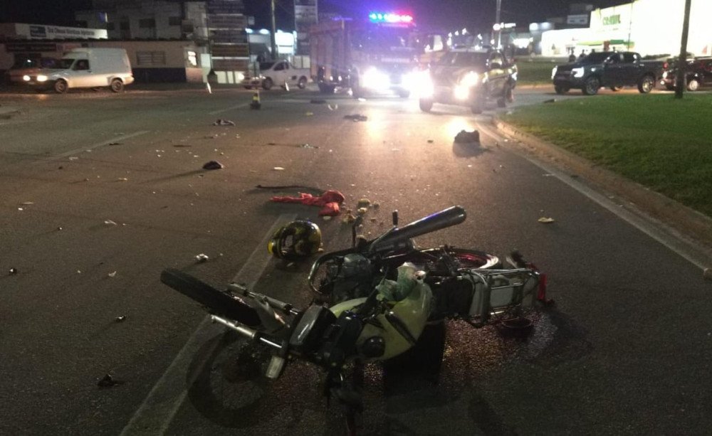 Motociclista fica gravemente ferido em acidente com carro na BR-470 em Rio do Sul