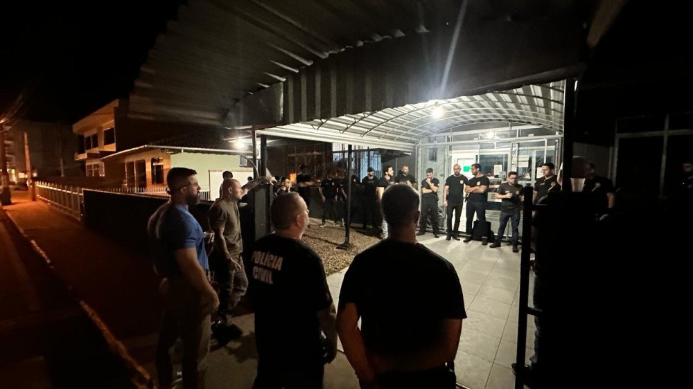 Polícia Civil faz operação contra jogo do bicho e lavagem de dinheiro na região do Vale do Itajaí