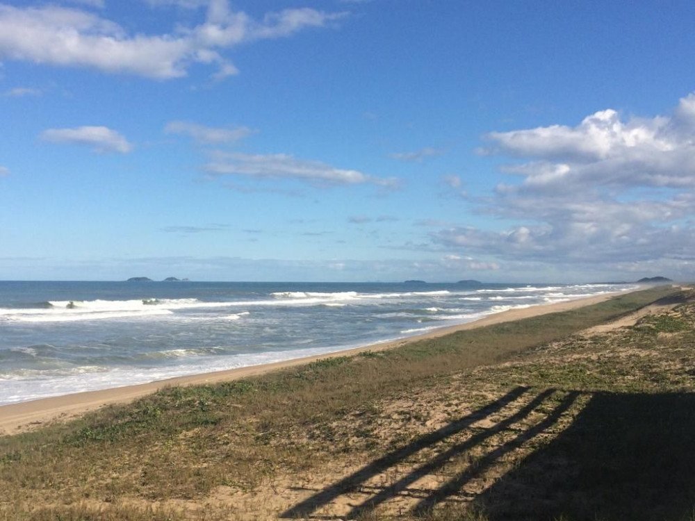 Proprietário é proibido de continuar obras em terreno na praia do Ervino, no Litoral Norte de SC; entenda