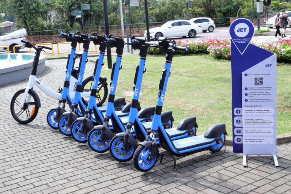 Patinetes e bicicletas elétricas: empresa recebe alvará para fomentar transporte alternativo em Blumenau