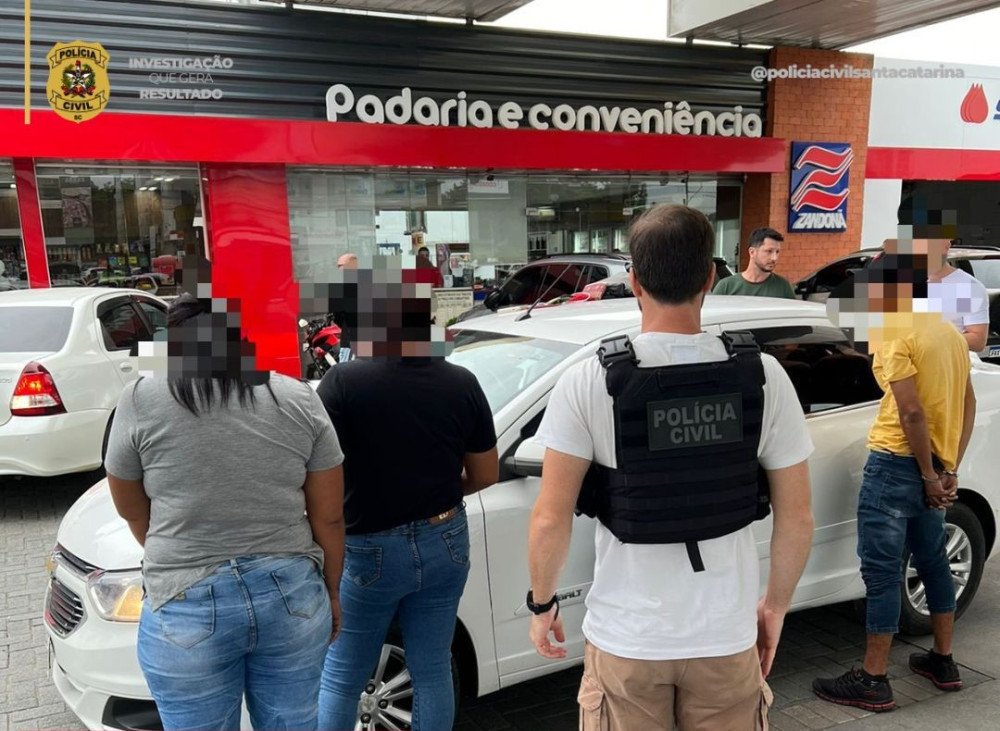 Quarteto que praticava furtos dentro de ônibus e terminais de Blumenau é preso