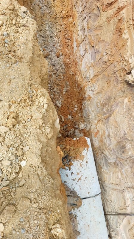 Após terreno ceder, trabalhador é soterrado durante obra em Taió